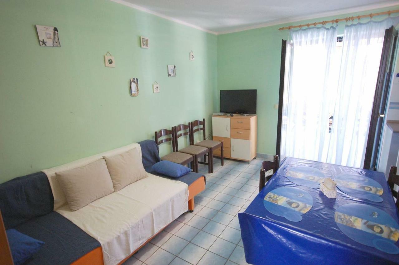 Apartments Juric By El-Pi Tours Нівице Екстер'єр фото