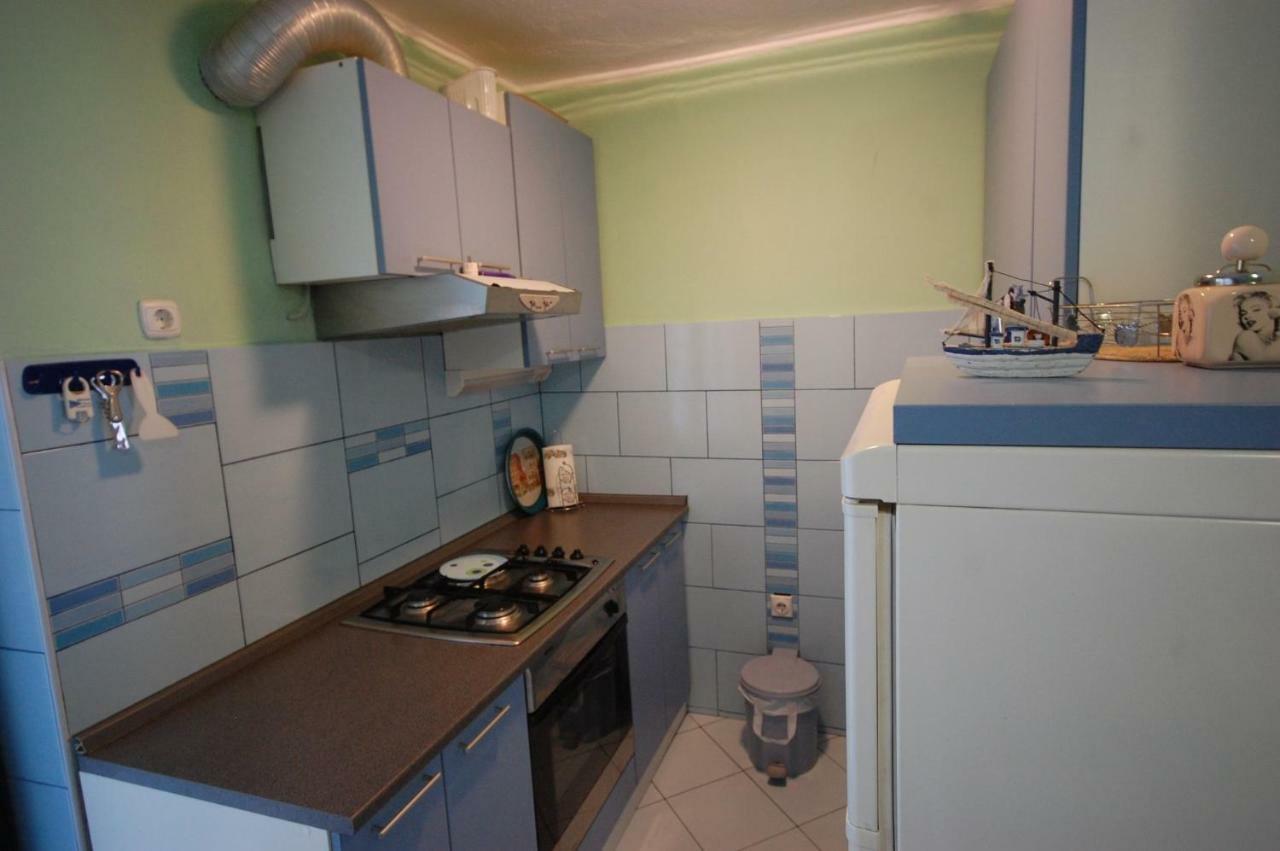 Apartments Juric By El-Pi Tours Нівице Екстер'єр фото